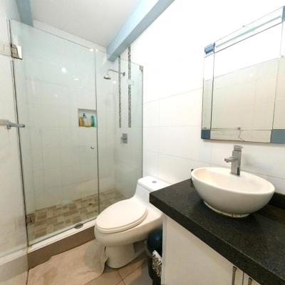 VENTA DE LINDO DEPARTAMENTO 2° PISO EN JACARANDAS, URB. SANTA VICTORIA